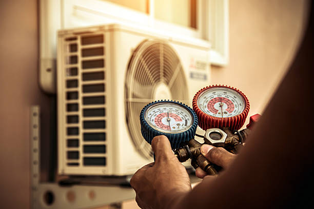 Professional Hvac Maintenance technician working in Mabank, TX